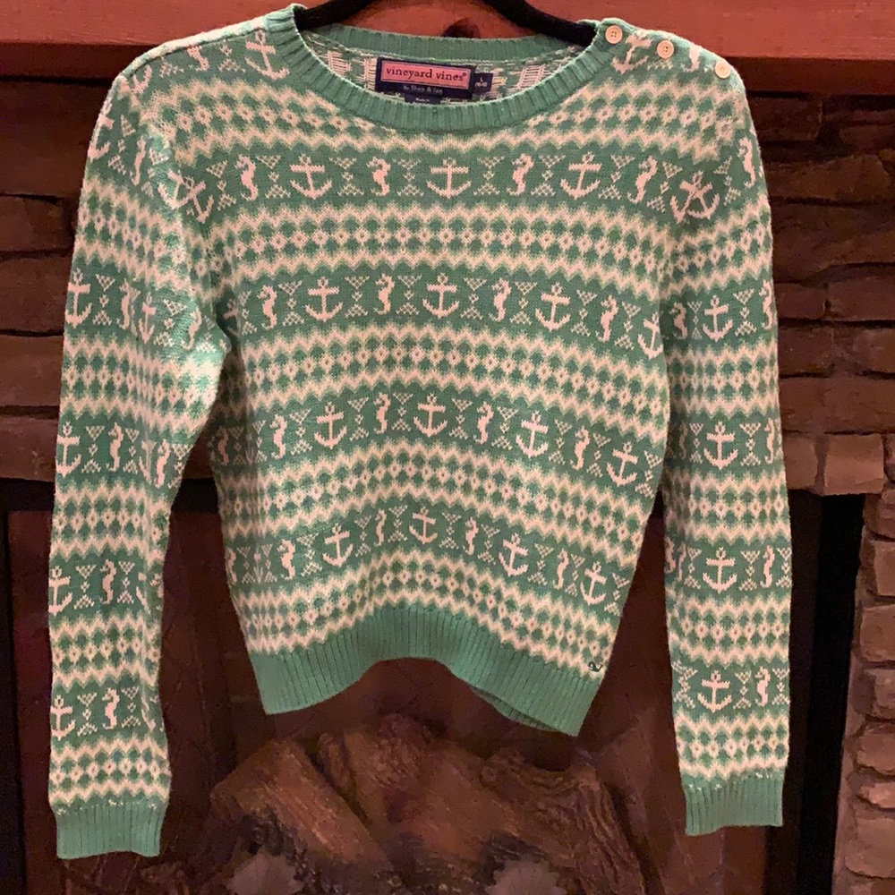 VINEYARD VINES girls green and white sweater!